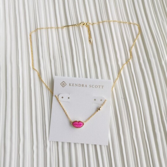 Kendra Scott Lips Hot Pink Mother-of-Pearl Gold Necklace - Picture 3 of 4